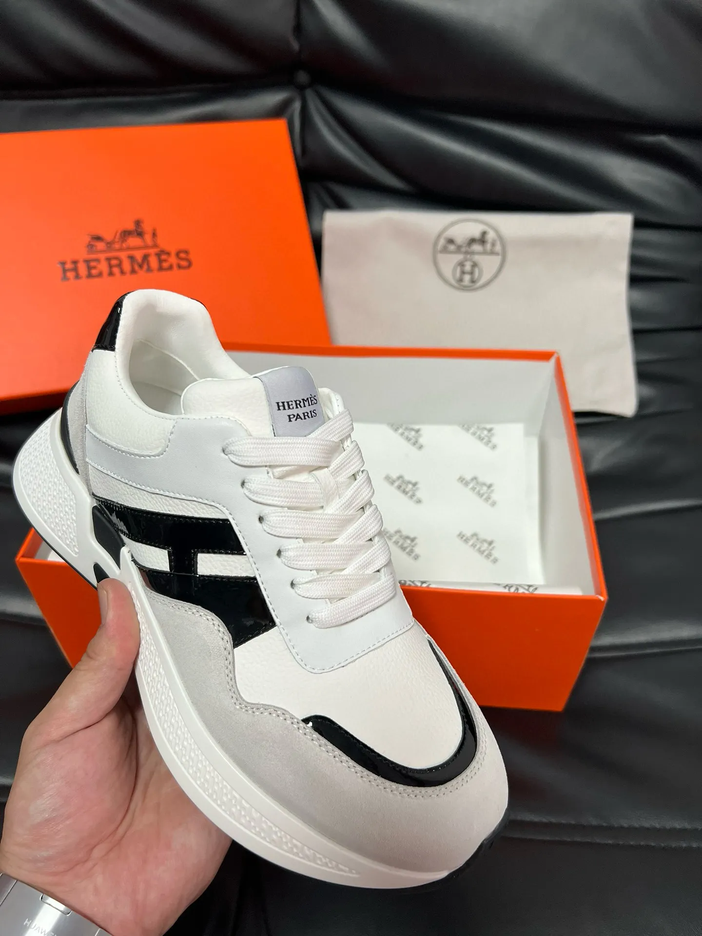 [HERMES] Hermès men's shoes 💰540💰 - High-end quality original order - Upper: 🔝 tumbled calfskin, suede calfskin, shoe body sewn with H pattern - Inner: water-dyed cowhide - Outsole: ultra-light T men's shoes 💰U foam rubber; two-color molded outsole - Super high quality control, fine workmanship: highlighted (high-end, luxury, grade) -Size : 39-44 (38, 45 can be customized)
